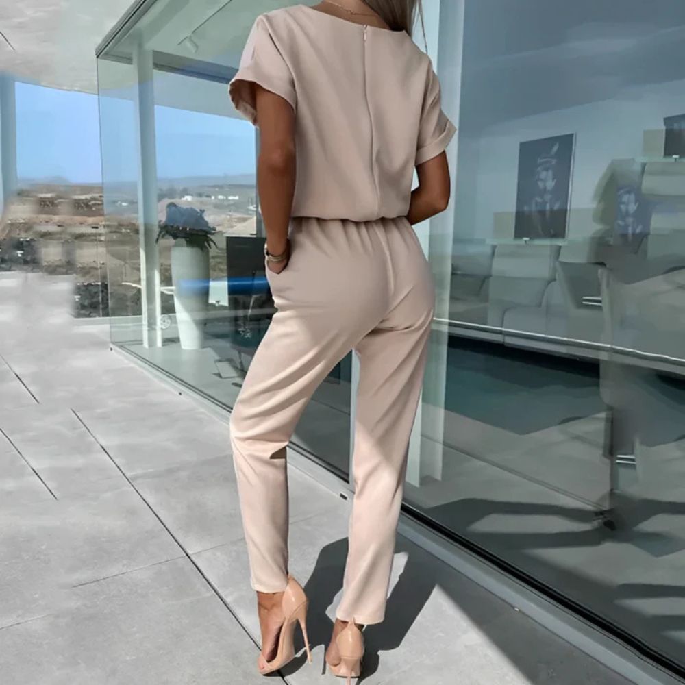 Combinaison femme élégante et fluide – style chic et décontracté