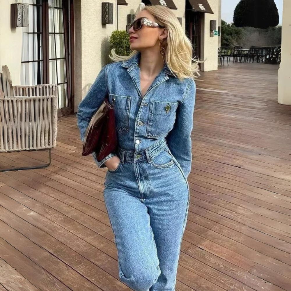 Combinaison en denim femme – silhouette structurée et style polyvalent