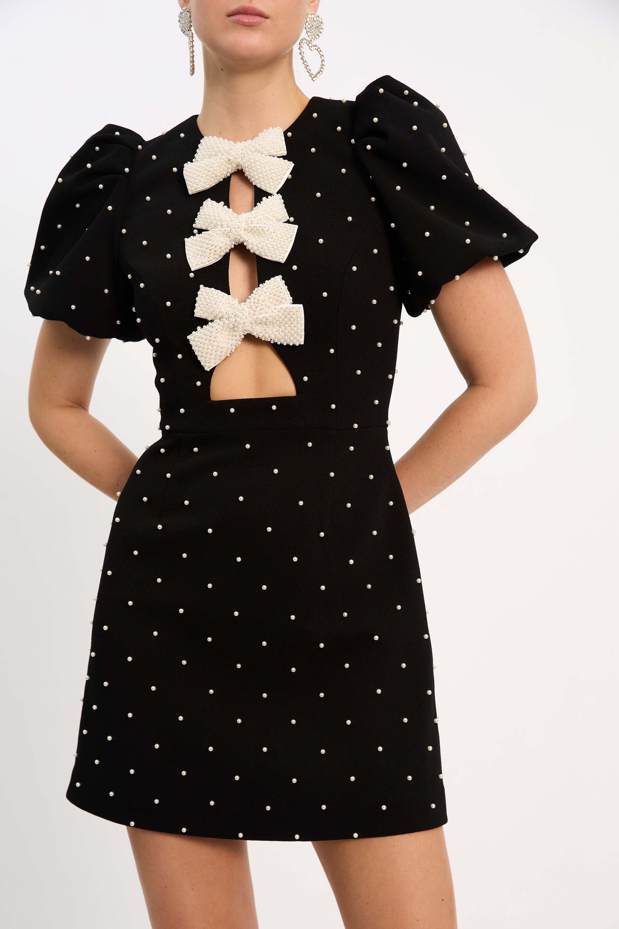 Bhea – Robe noire élégante courte pour toutes les occasions