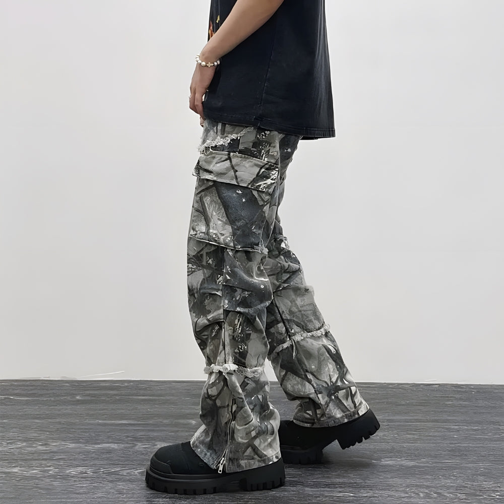 Jeans baggy couleur camouflage sur le mannequin