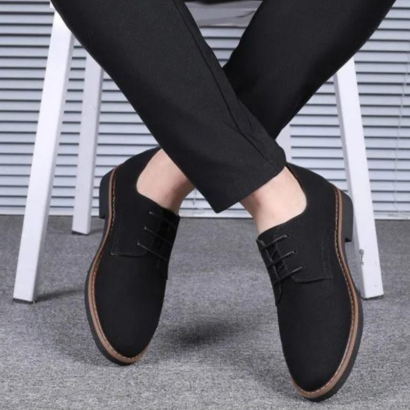 Chaussure pour homme en daim noir avec lacets