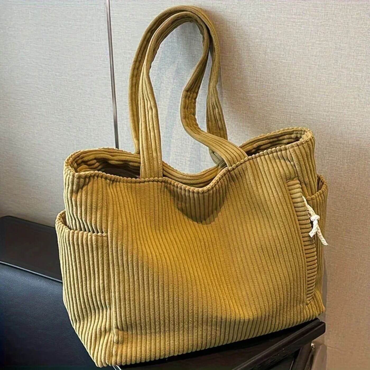 Sandra™ – Élégant Sac Tote à Cordon en Velours Côtelé