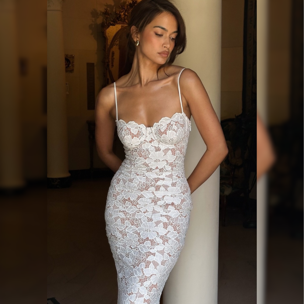 Élégante robe bodycon en dentelle blanche