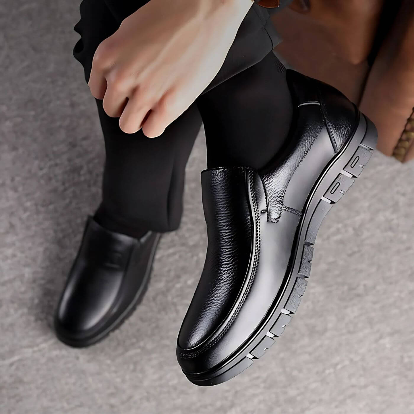 Mocassins noirs en cuir sophistiqués pour homme, ultra-confortables et durables pour un usage quotidien.