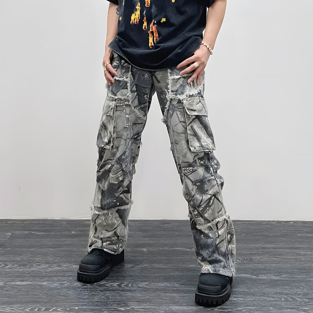 Jeans baggy couleur camouflage sur le mannequin
