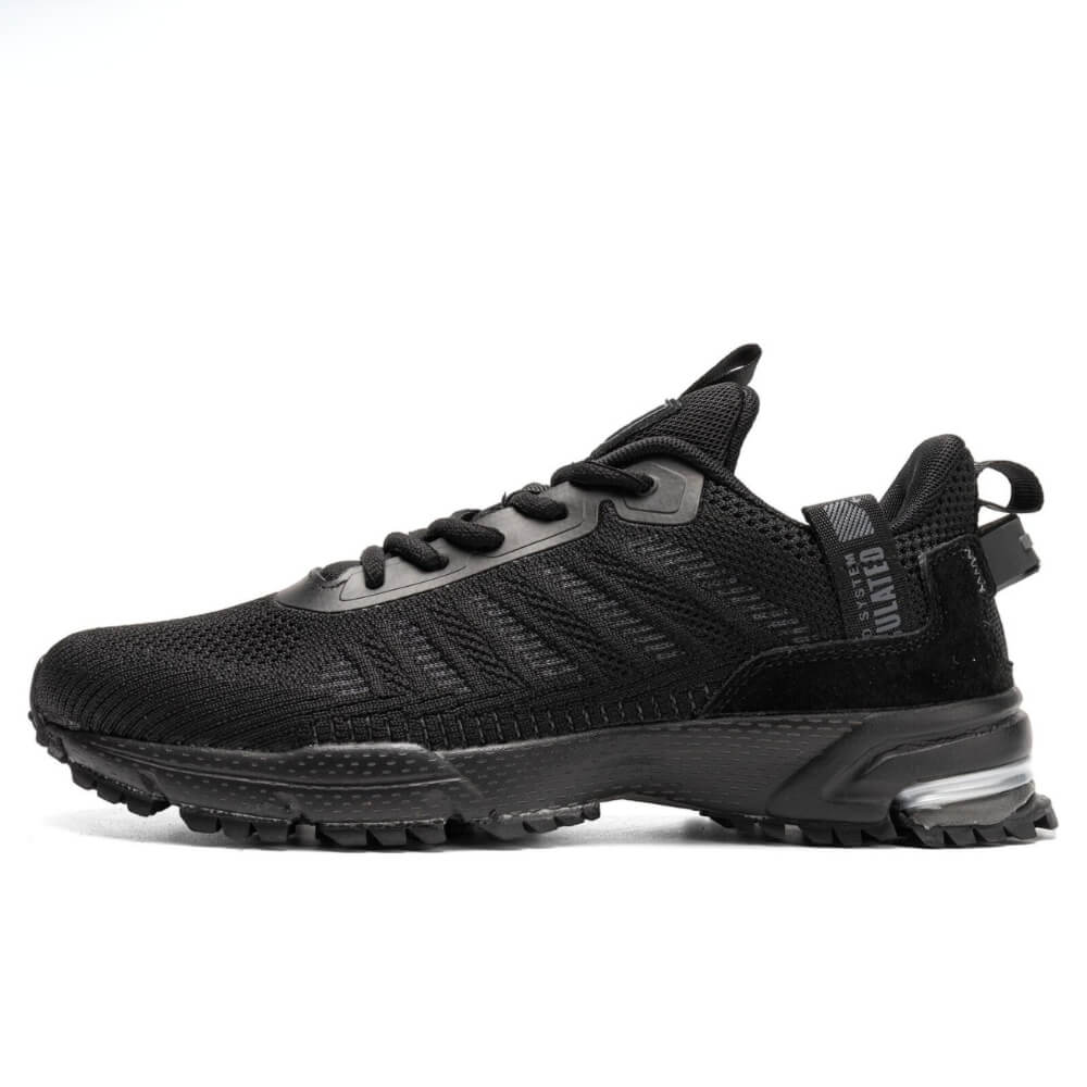 Chaussure de sport noire avec tige en maille respirante et semelle en caoutchouc résistant.