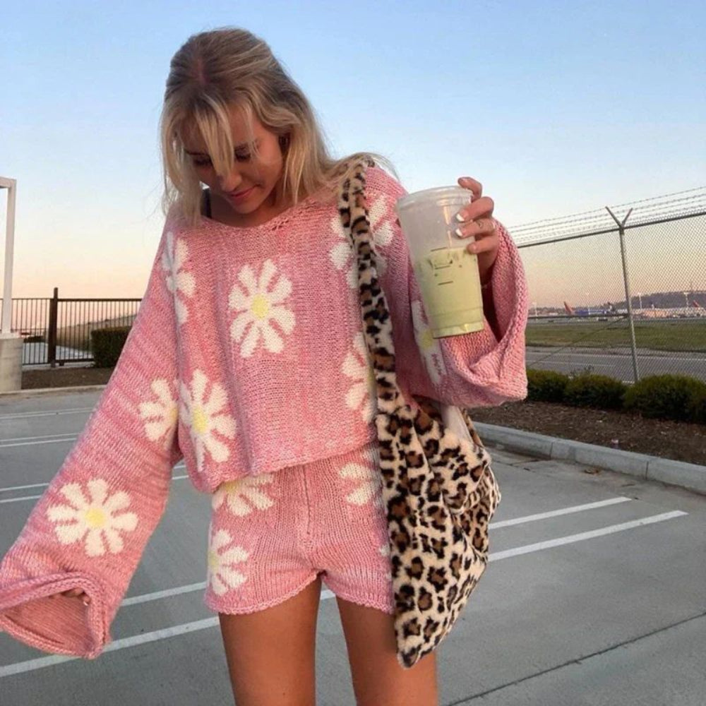 Ensemble confortable en tricot avec short à fleurs